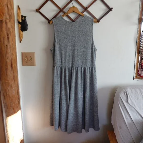 TORRID 3X SUPER SOFT PLUSH LIGHT GREY SURPLICE SKATER DRESS - Picture 10 of 12